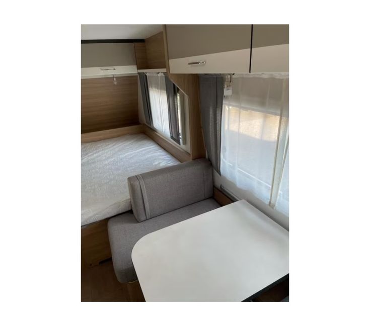 Rulotă Premium nouă 4-5 persoane LMC Sassino 450D