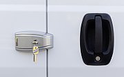 Pachet antifurturi HEOSystem VAN -1 pereche de încuietori antifurt și 2 încuietori suplimentare (culoare gri/argintiu)